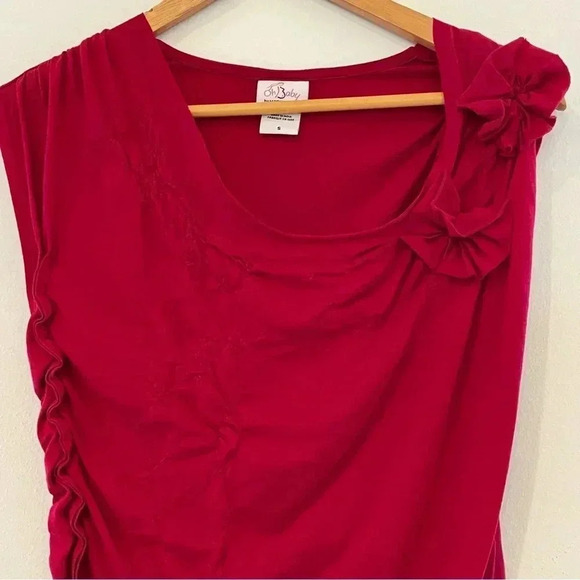 Oh Baby Maternity pink short sleeve ruched shirt with flower detail​ - Picture 4 of 6